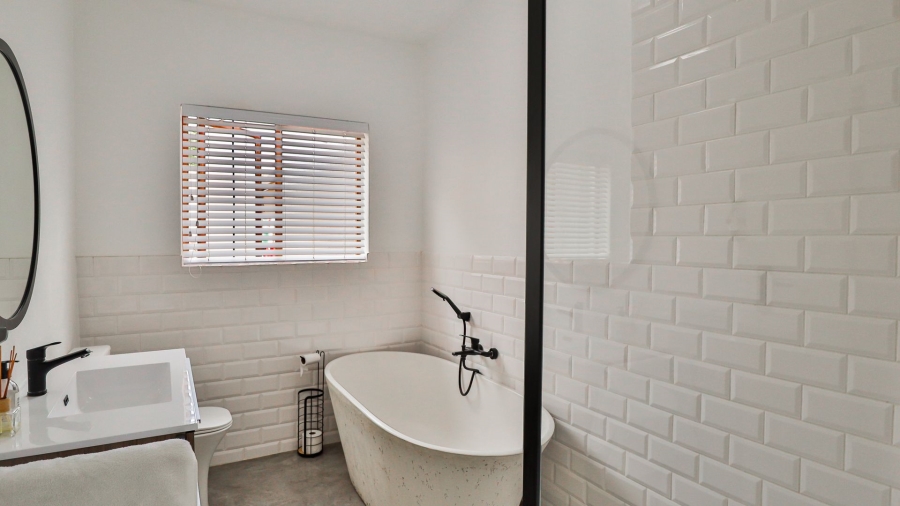 To Let 3 Bedroom Property for Rent in The Coves North West